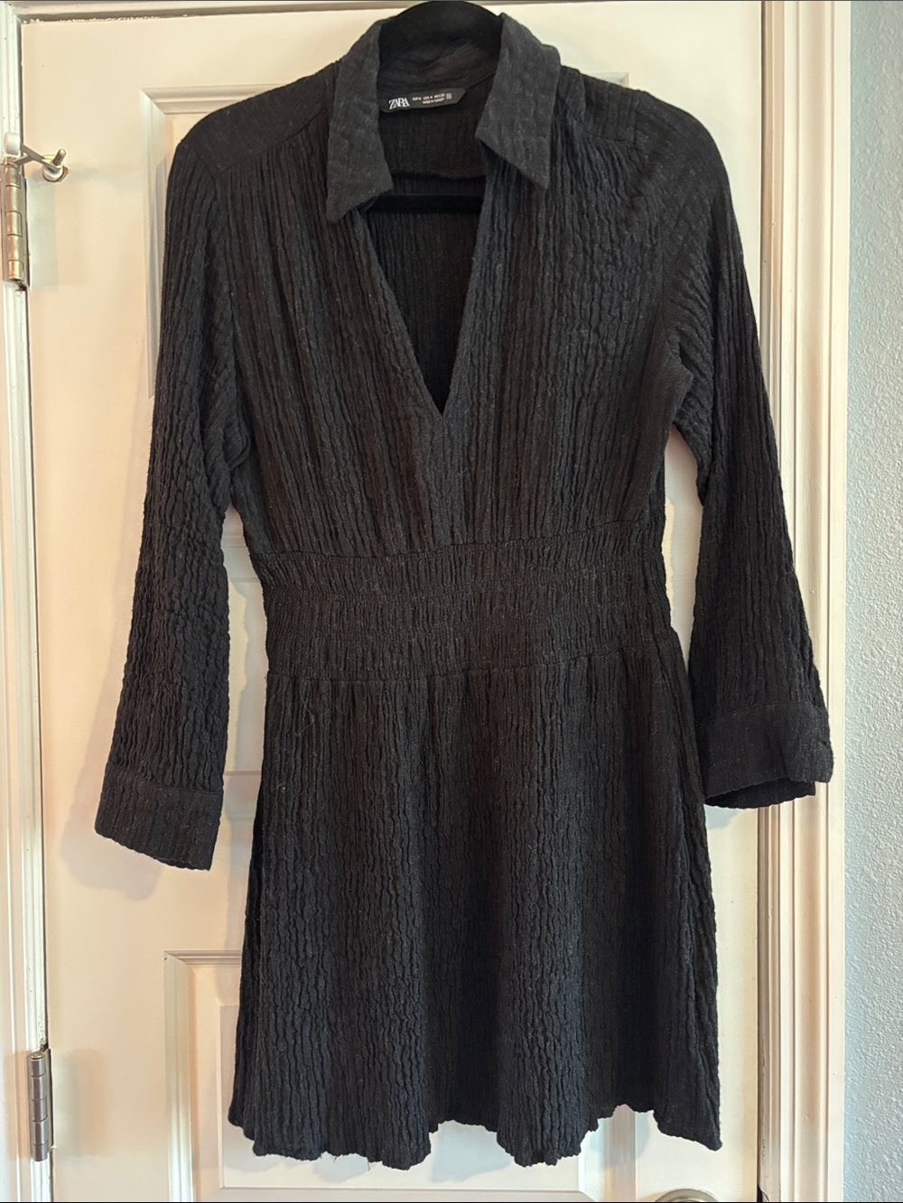 Zara Black Textured V‑Neck Long Sleeve Dress